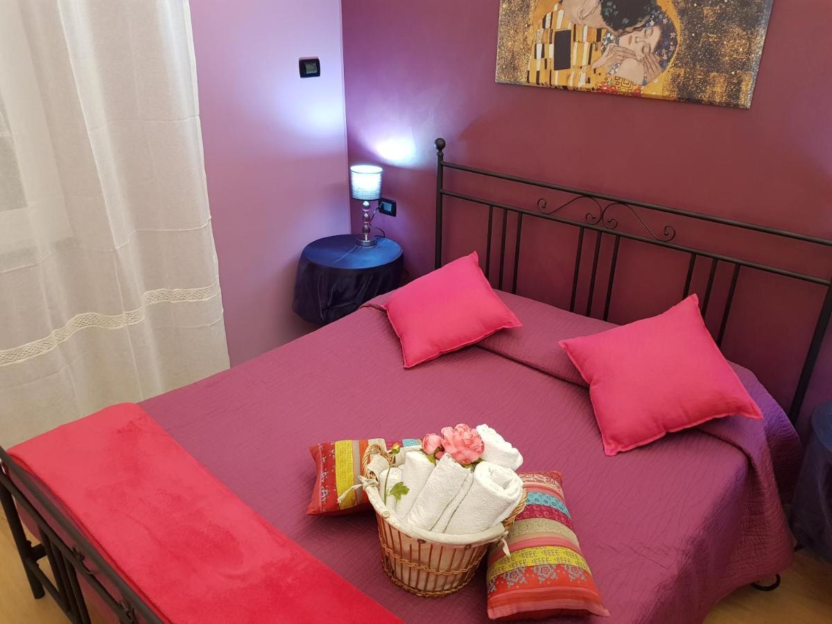 Ghiro Ghiotto Bed & Breakfast Pietra Ligure Luaran gambar