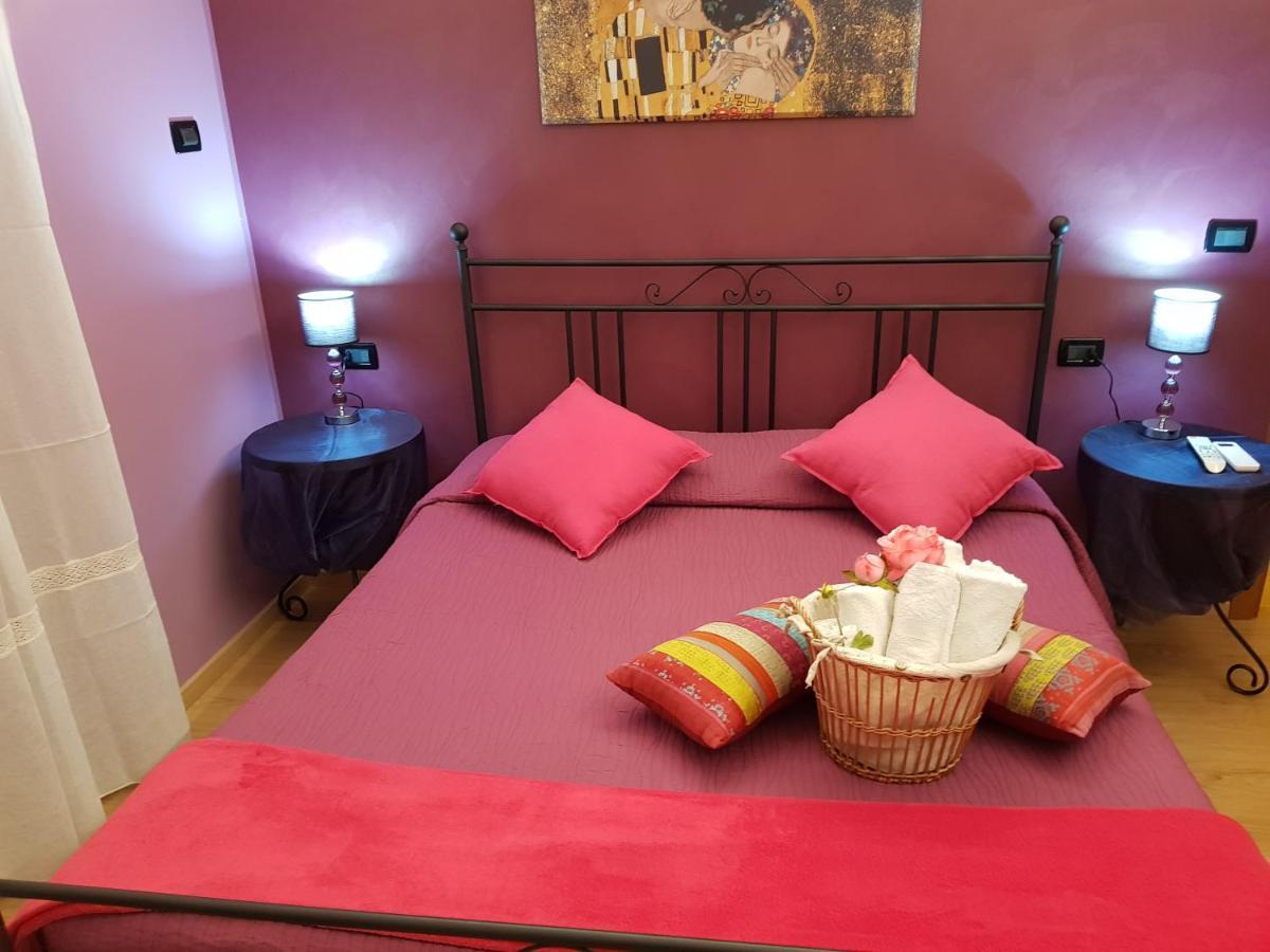 Ghiro Ghiotto Bed & Breakfast Pietra Ligure Luaran gambar