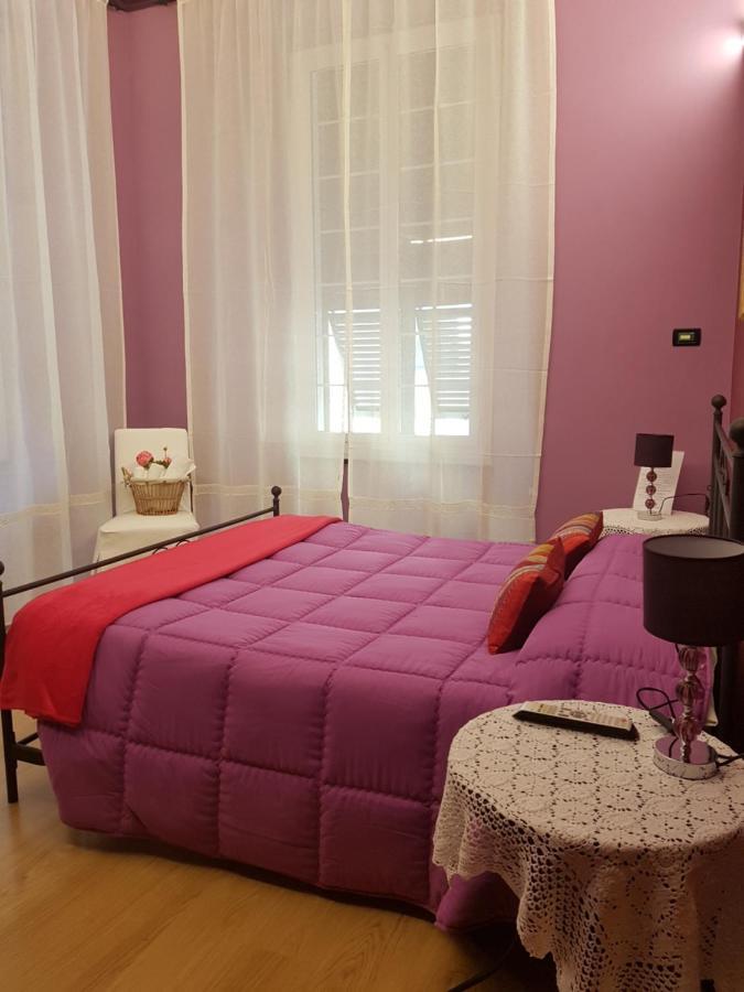 Ghiro Ghiotto Bed & Breakfast Pietra Ligure Luaran gambar